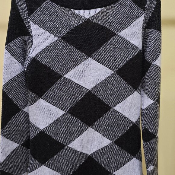 Ricki's Sweater Size Small - Picture 4 of 4